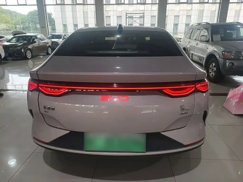 BYD Qin L — фото 9