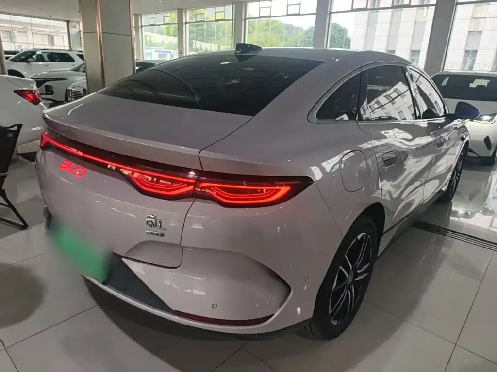 BYD Qin L — фото 5