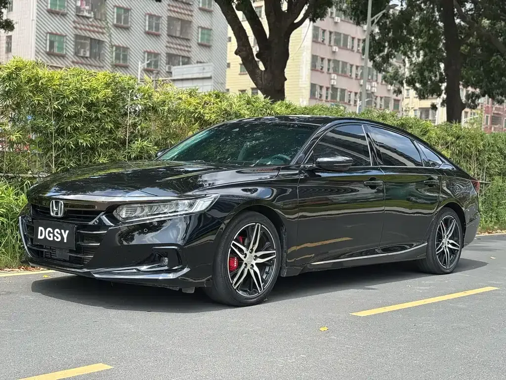 Honda Accord — фото 1