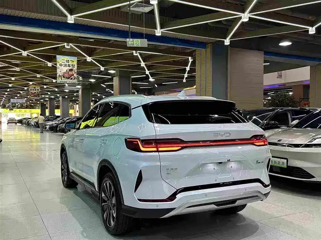 BYD PLUS New Energy — фото 5