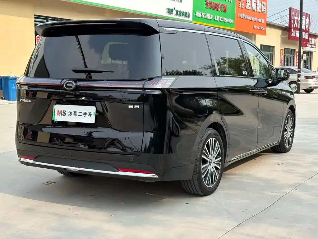 GAC Motor Trumpchi E8 PHEV — фото 7