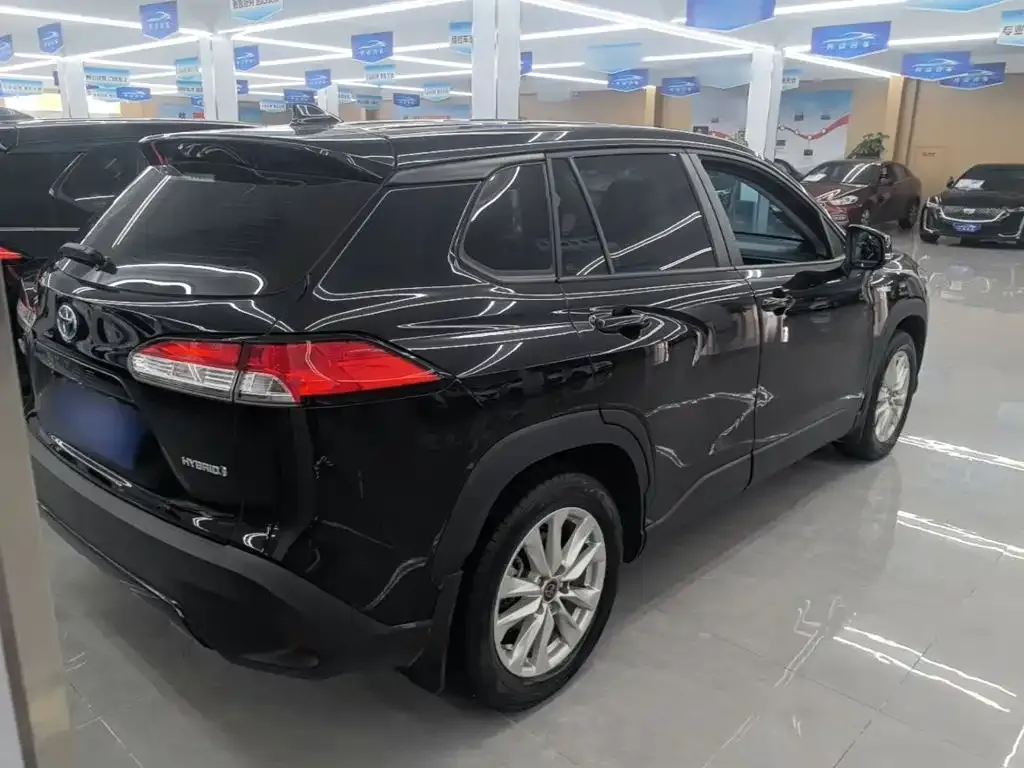 Toyota Corolla Cross — фото 4