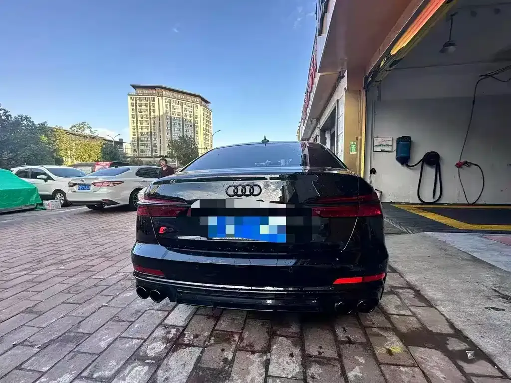 Audi A6L — фото 2