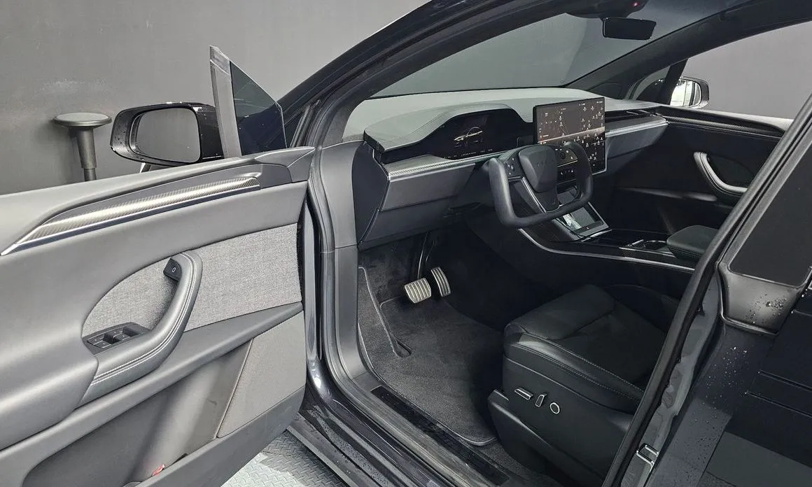 Tesla Model X — фото 9