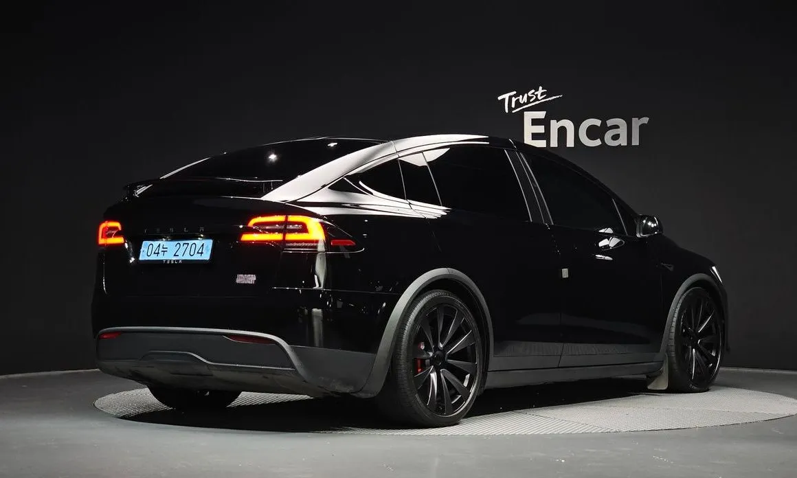 Tesla Model X — фото 5