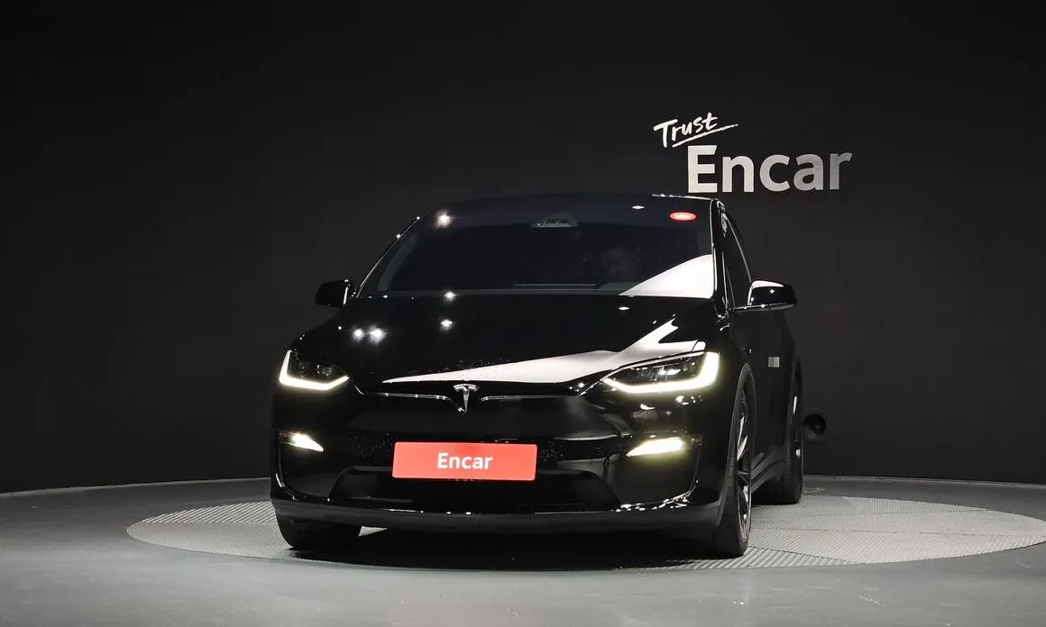 Tesla Model X — фото 8