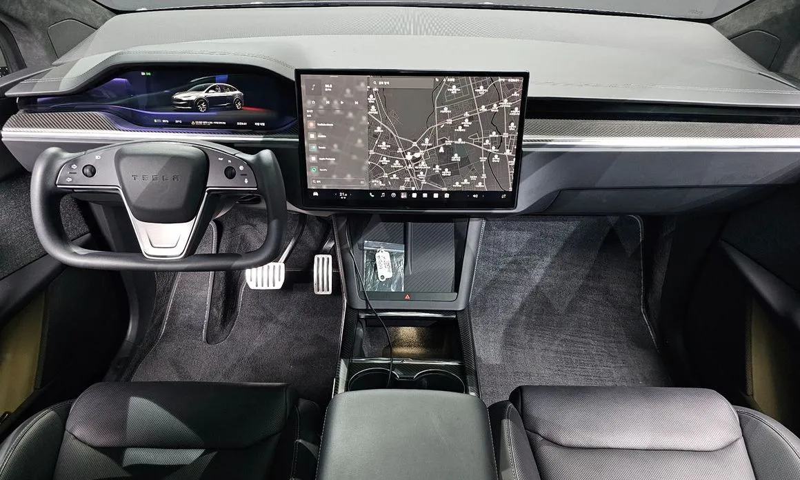 Tesla Model X — фото 7