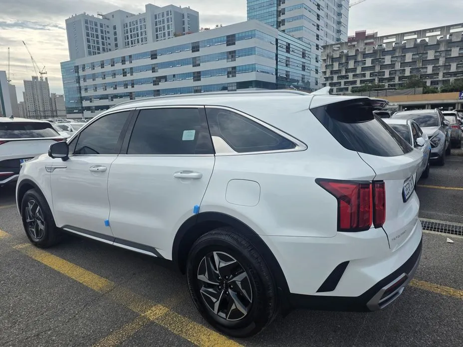 Kia Sorento — фото 5