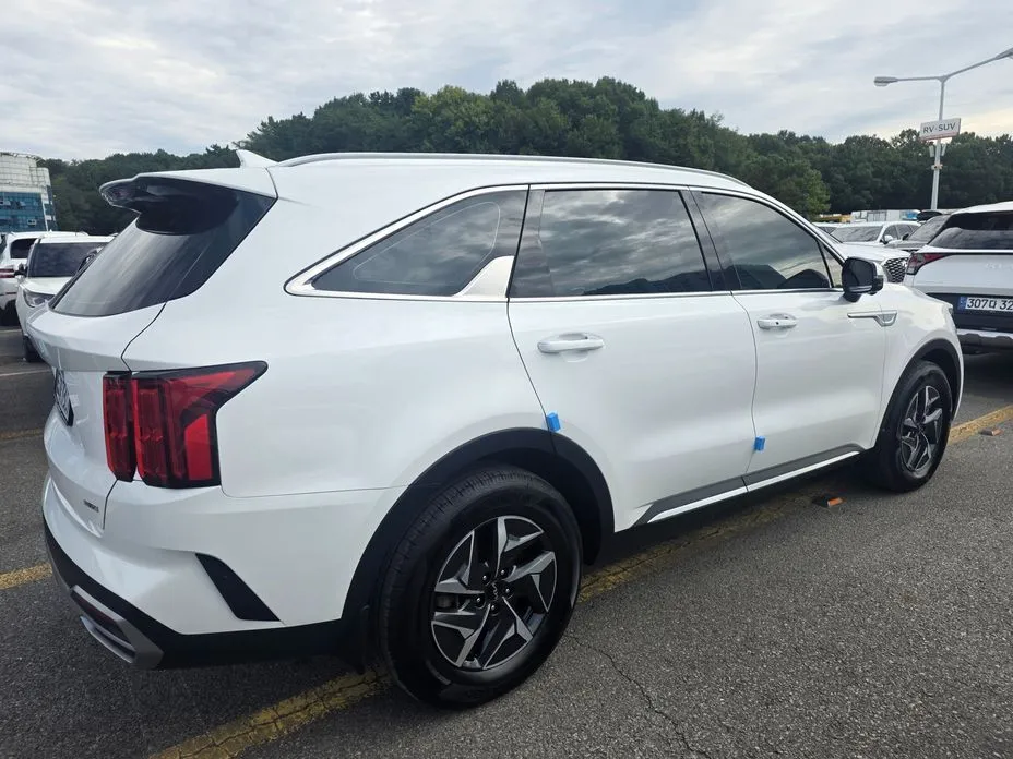 Kia Sorento — фото 7