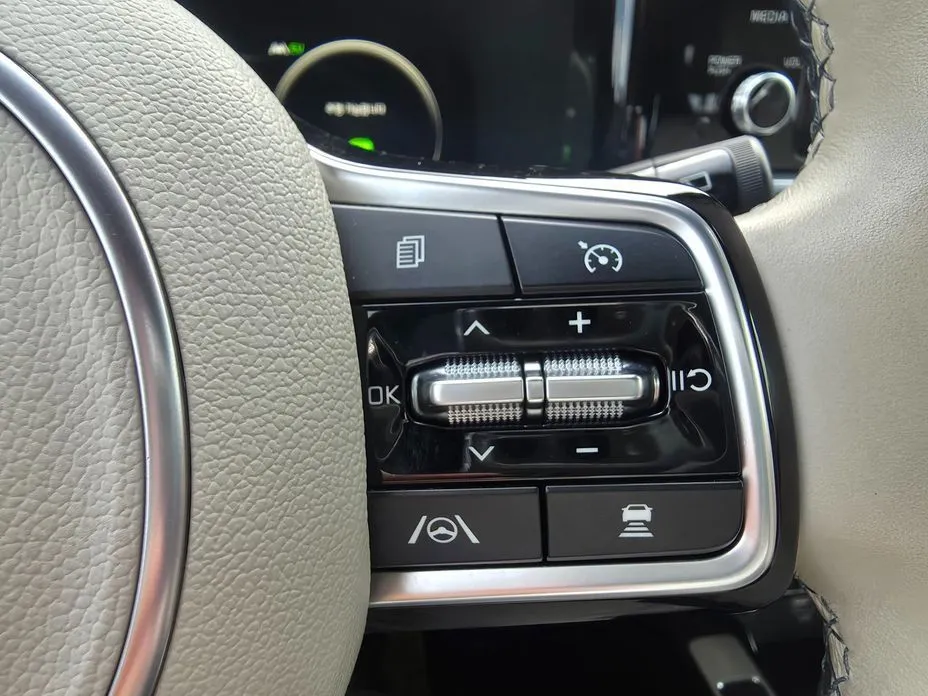 Kia Sorento — фото 6