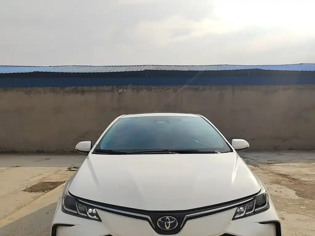 Toyota Corolla — фото 2