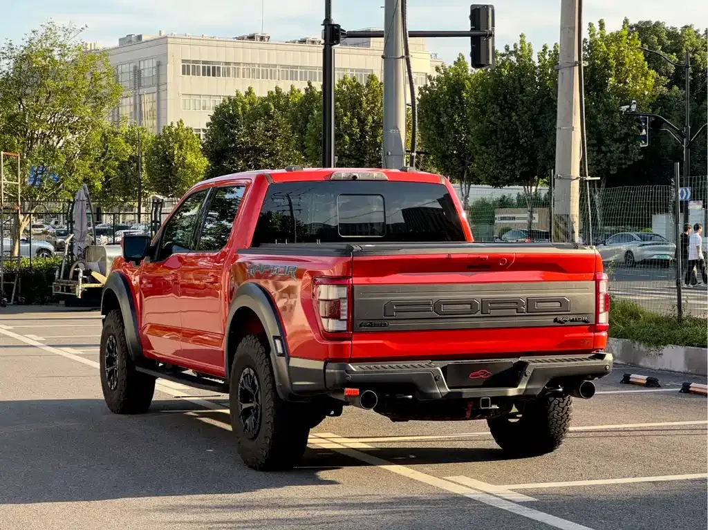 Ford F-150 Raptor — фото 10
