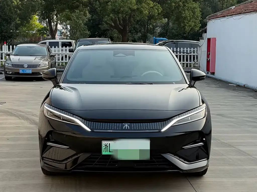 BYD L EV — фото 10