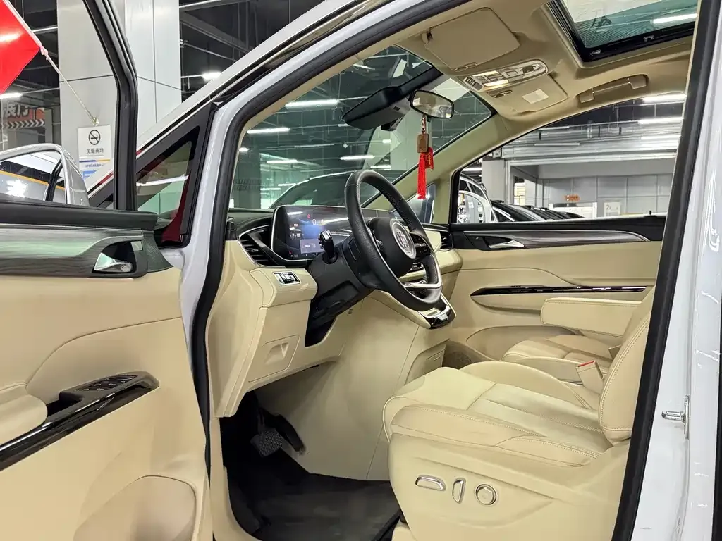 Buick GL8 Hybrid — фото 4