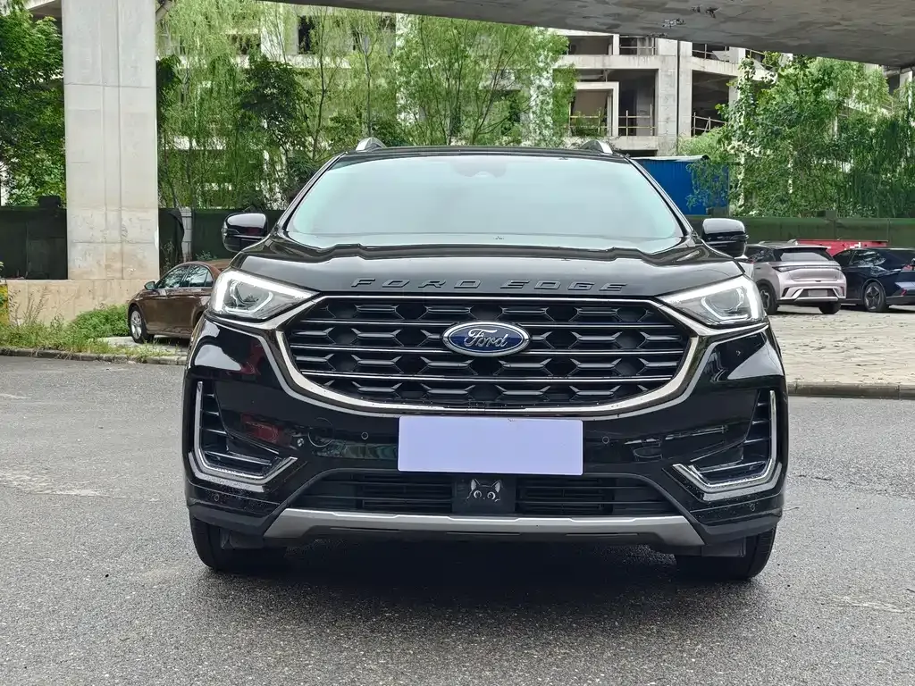 Ford Edge — фото 9