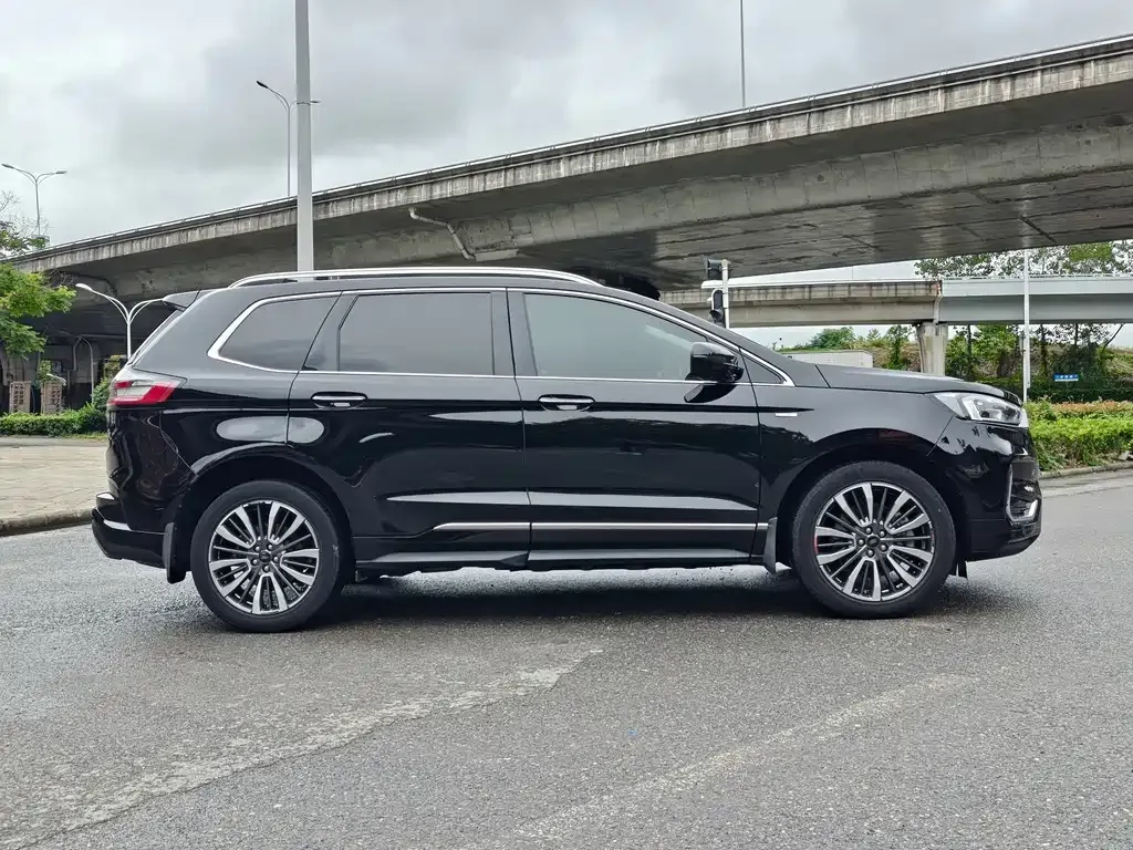 Ford Edge — фото 8