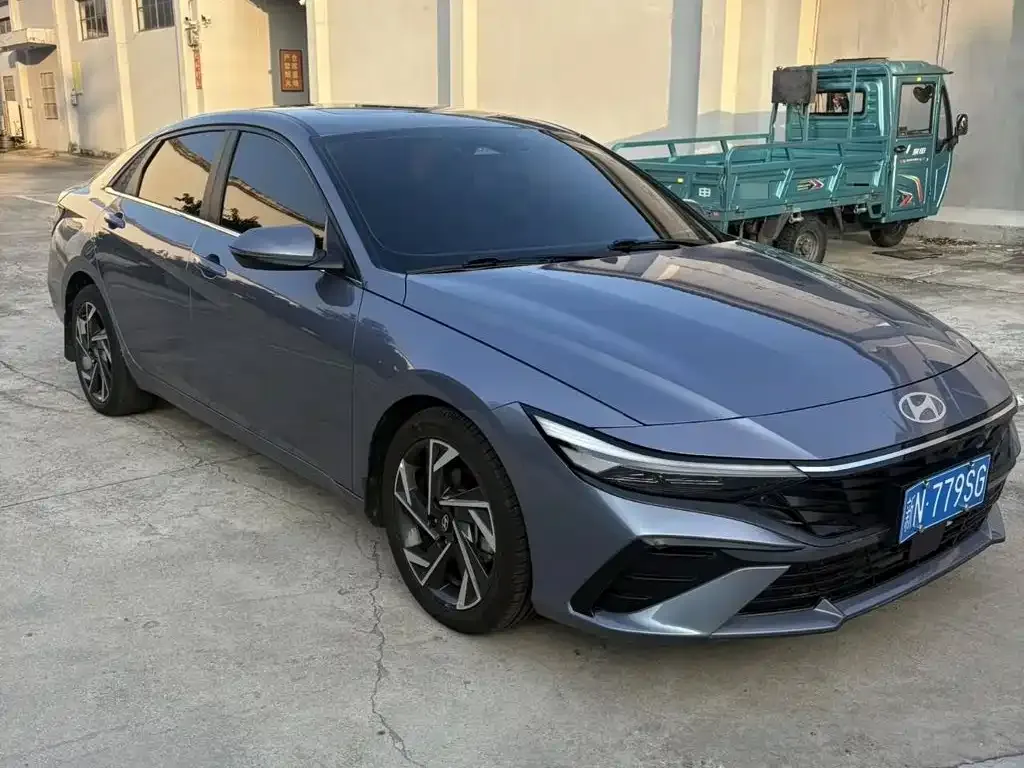 Hyundai Elantra — фото 6