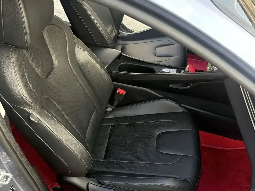 Hyundai Elantra — фото 10