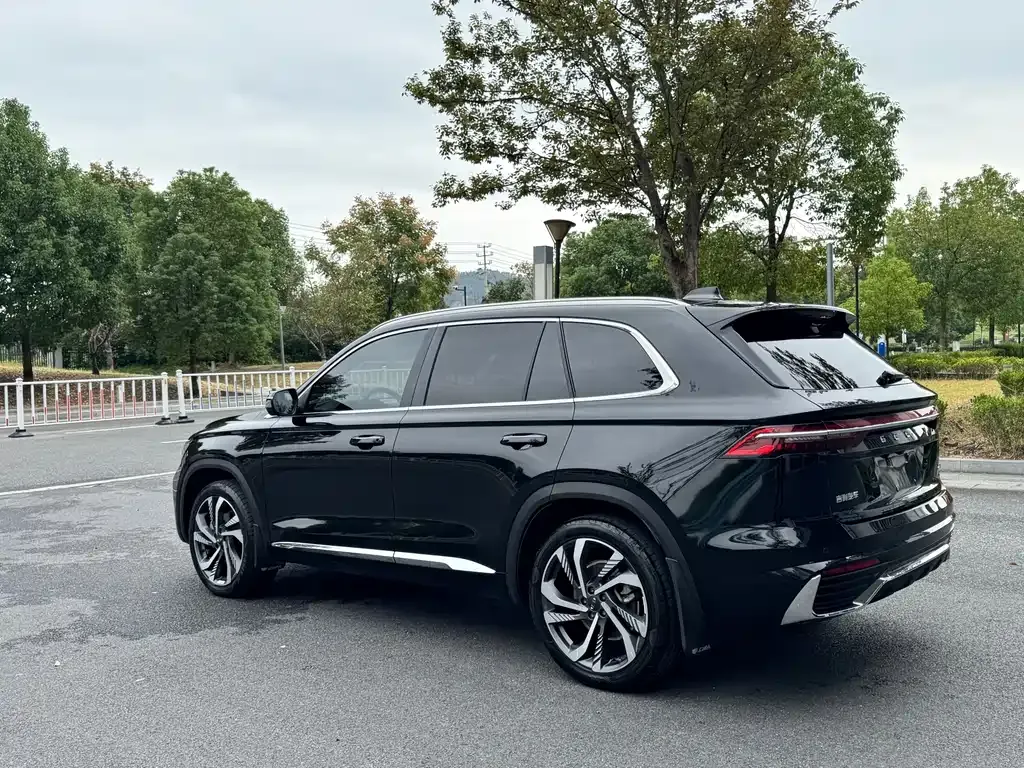 Geely Xingyue L — фото 10