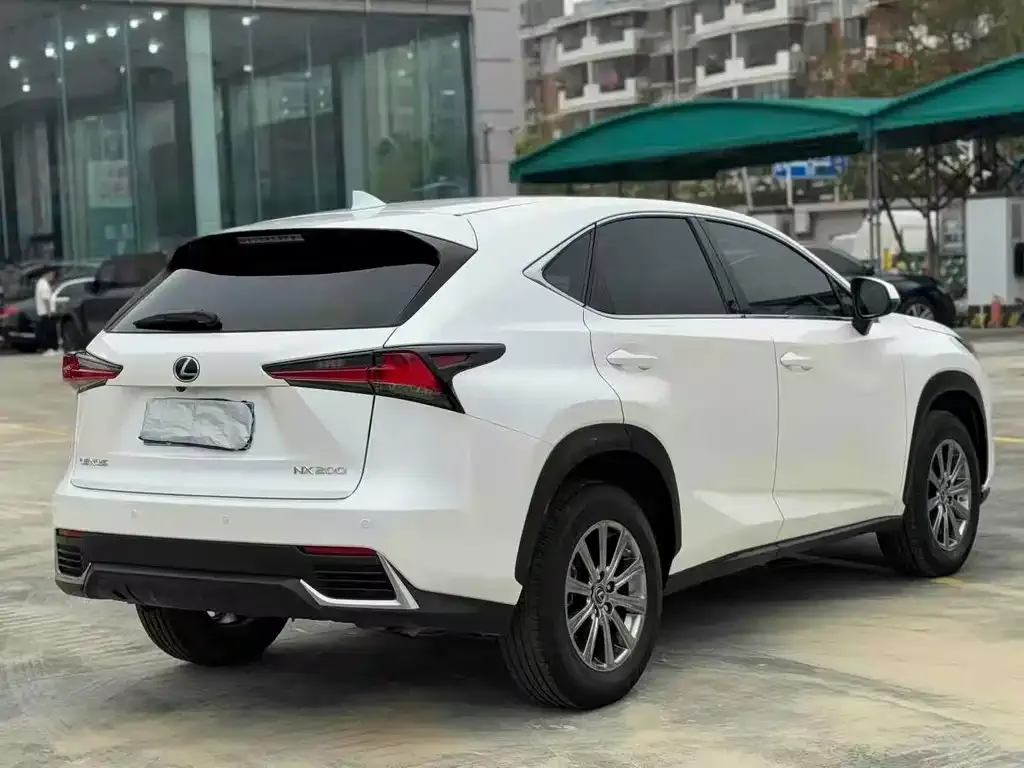 Lexus NX — фото 8