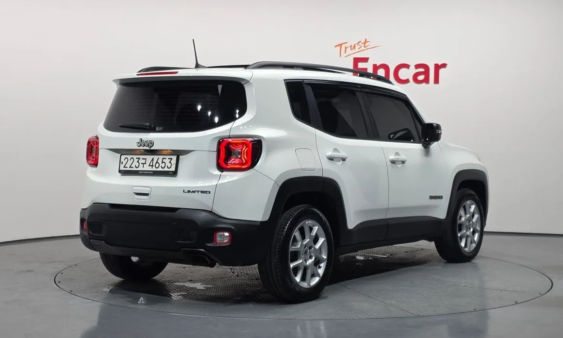 Jeep Renegade — фото 4