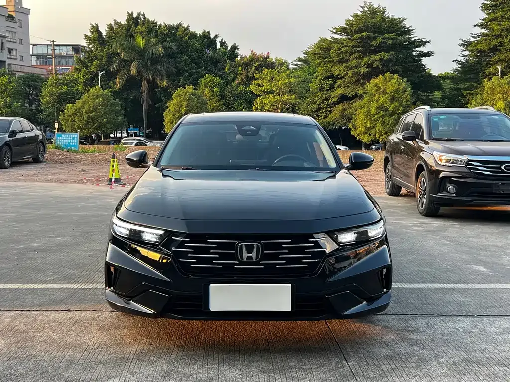 Honda Accord — фото 9