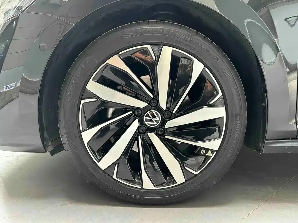 Volkswagen Passat — фото 7