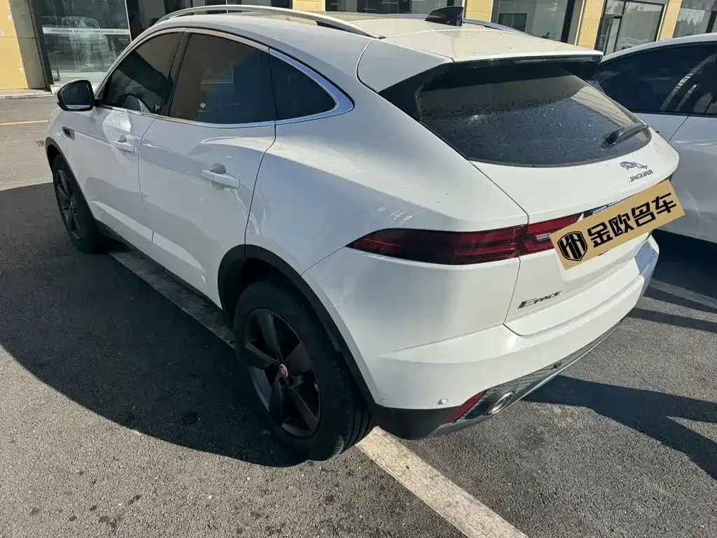 Jaguar E-PACE — фото 3