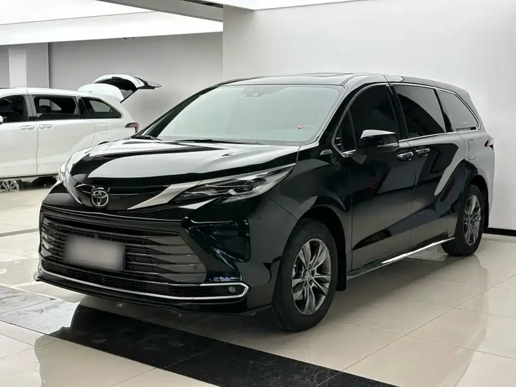 Toyota Sienna — фото 1