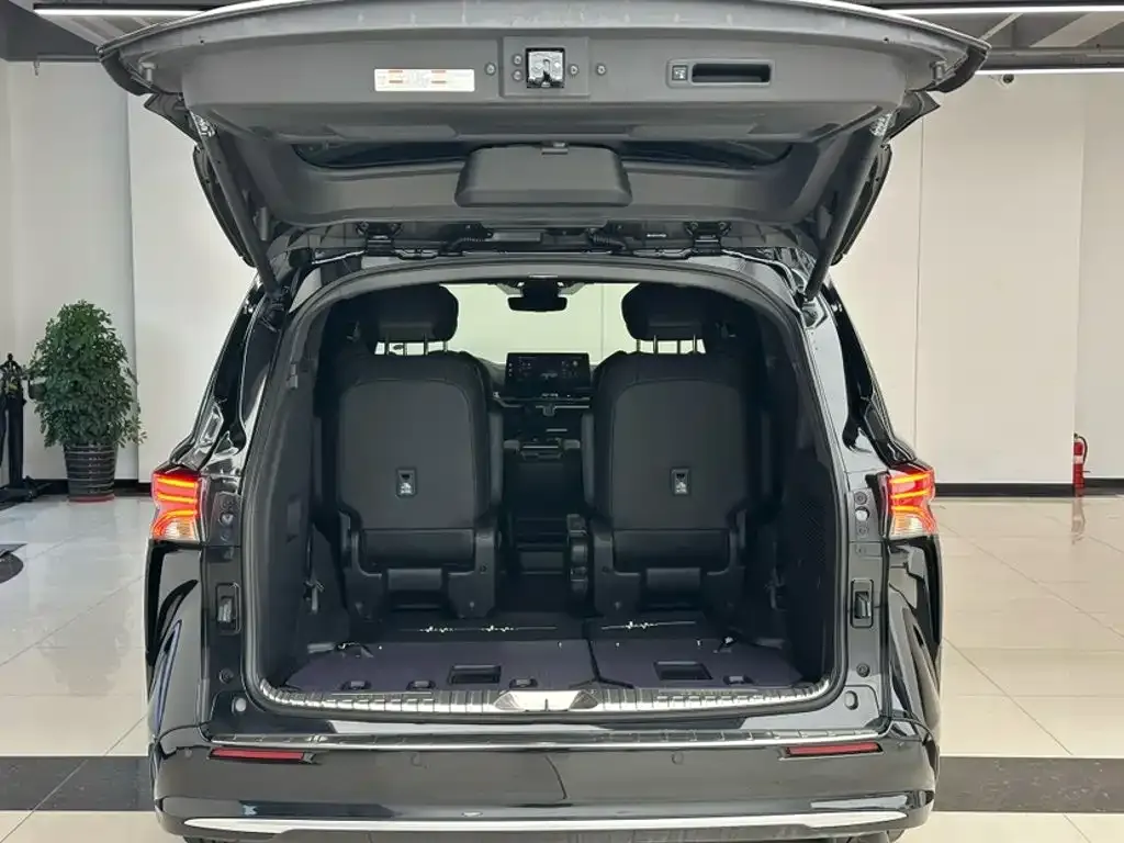 Toyota Sienna — фото 6