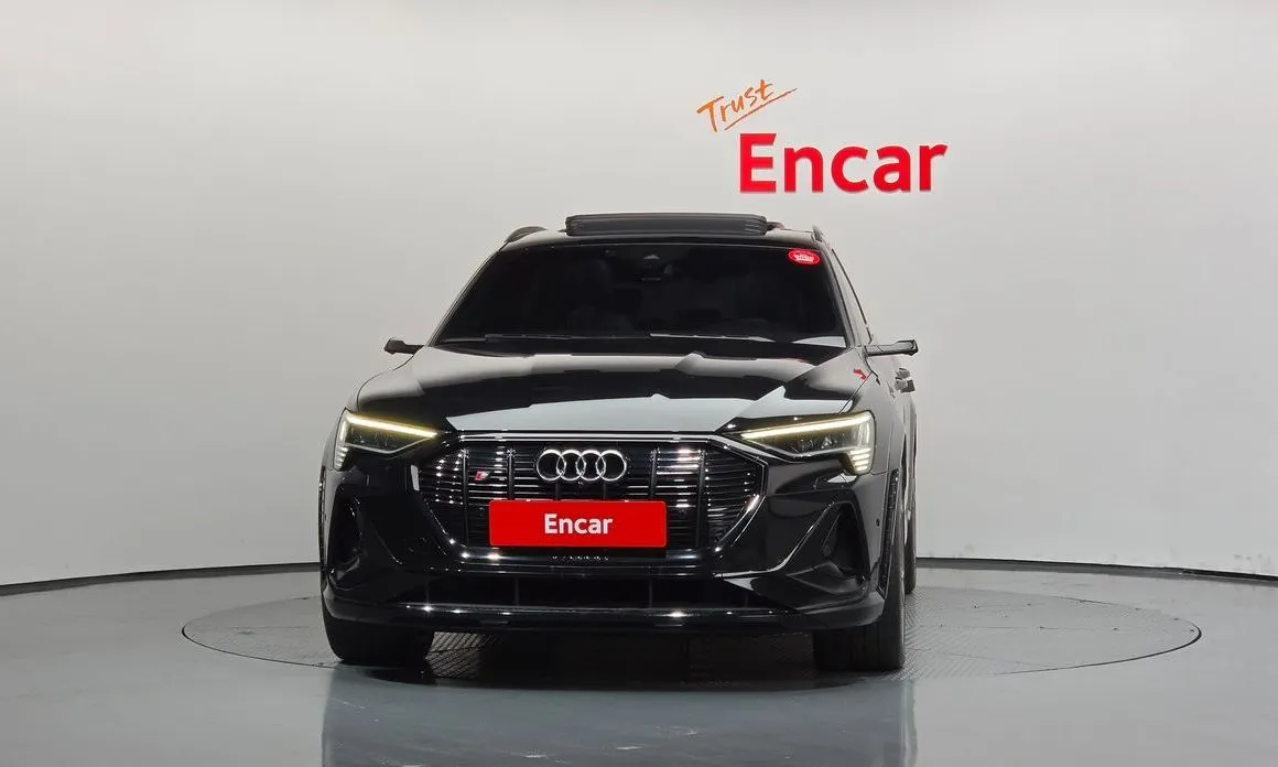 Audi e-tron — фото 5