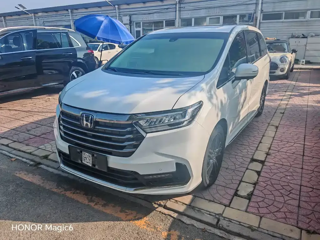 Honda Odyssey — фото 1