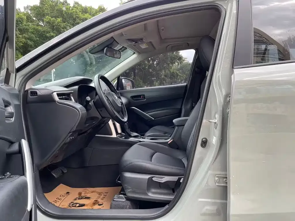 Toyota Corolla Cross — фото 3