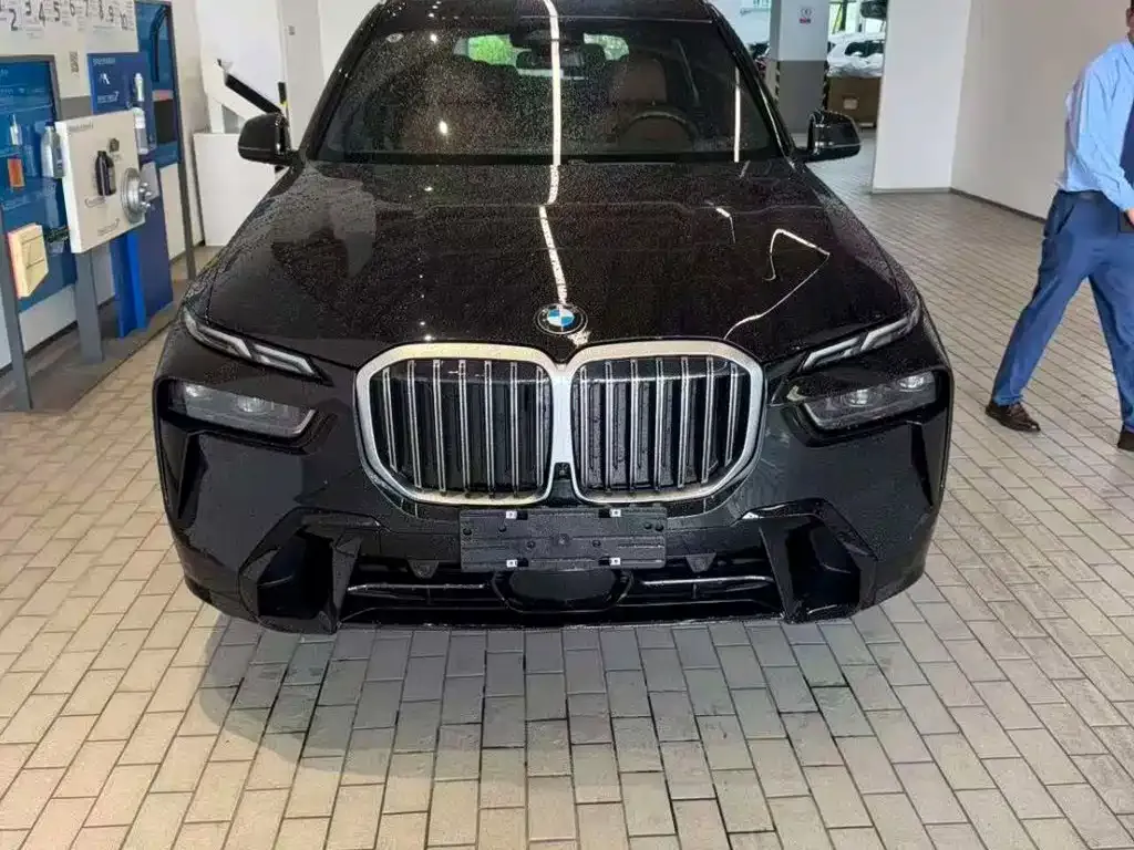 BMW X7 — фото 2