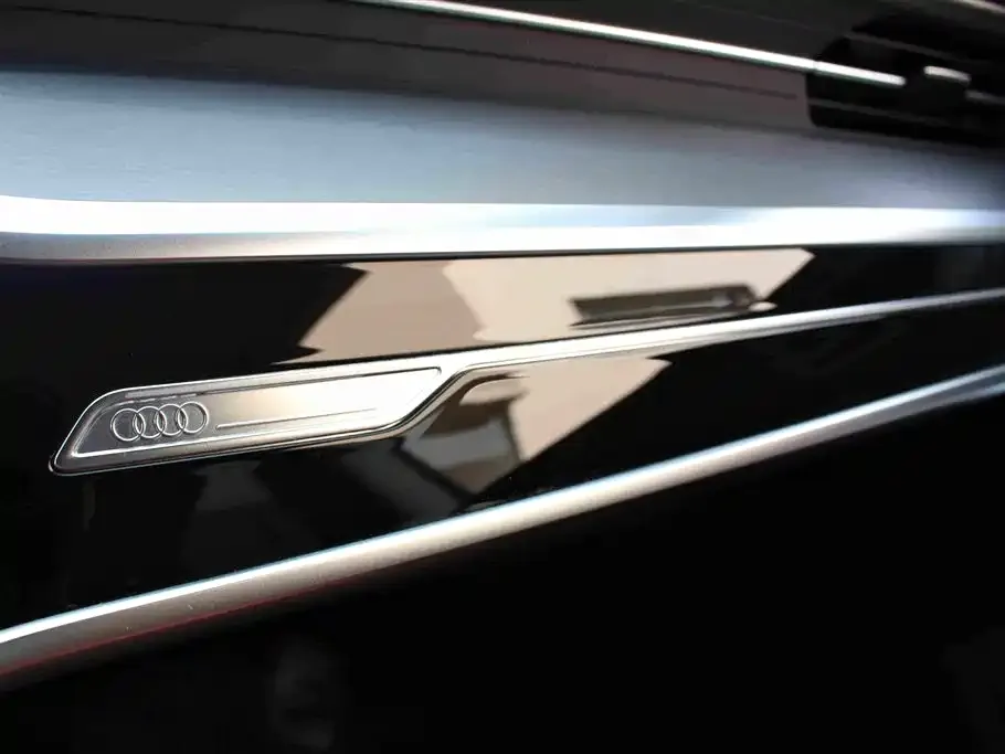 Audi A7L — фото 6