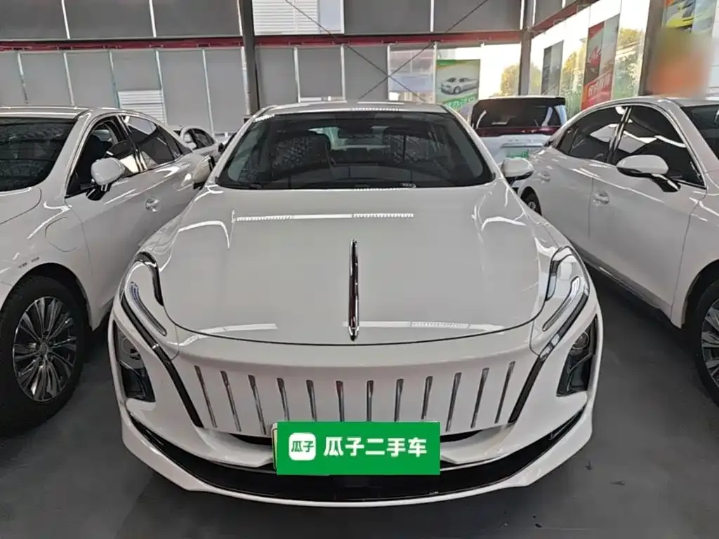 Hongqi E-QM5 — фото 4