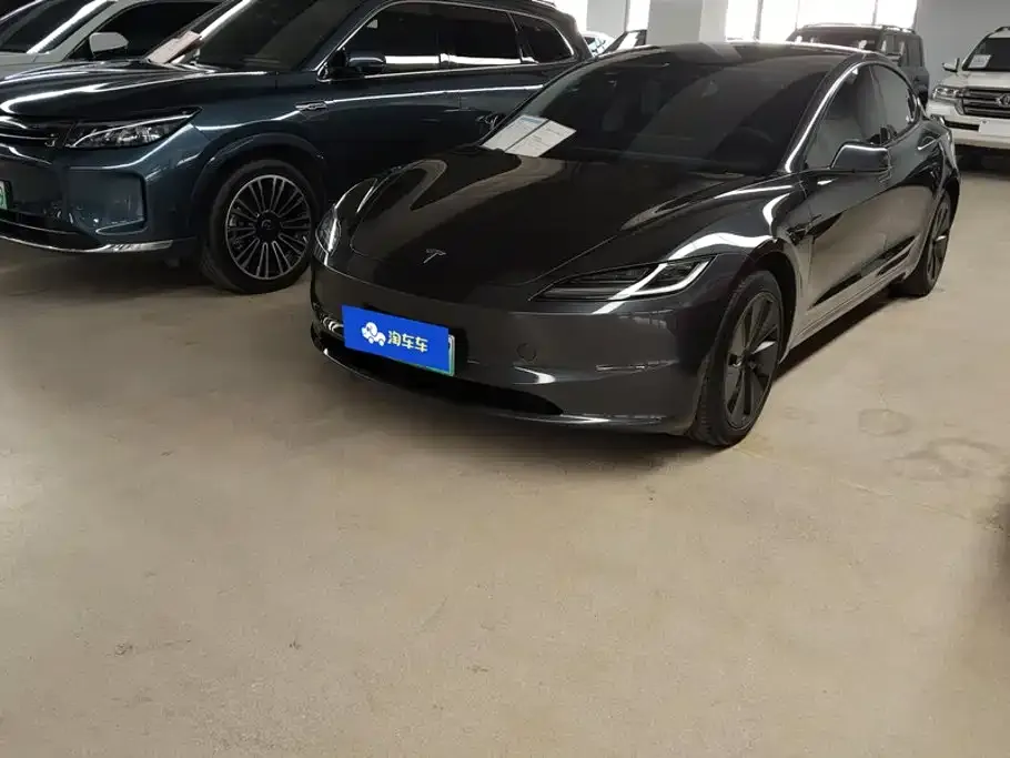 Tesla Model 3 — фото 1