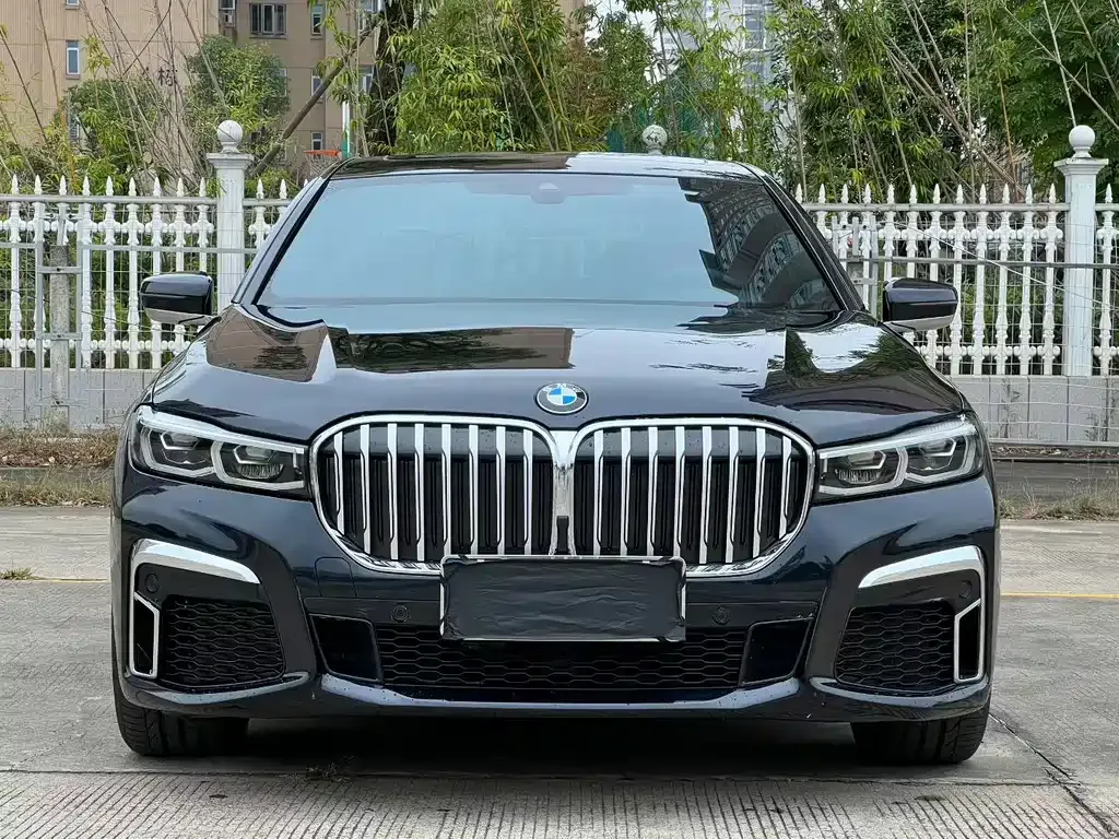 BMW 7 Series — фото 2