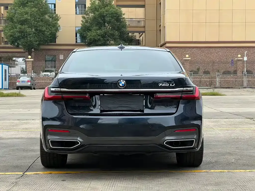 BMW 7 Series — фото 4
