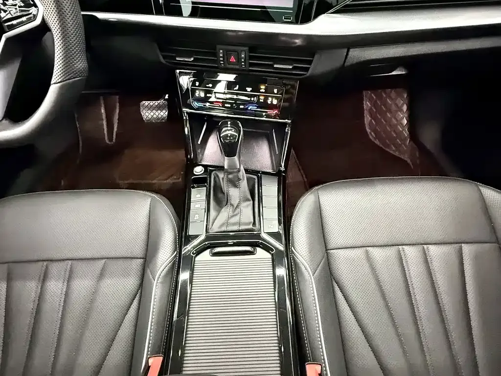 Volkswagen Passat — фото 10