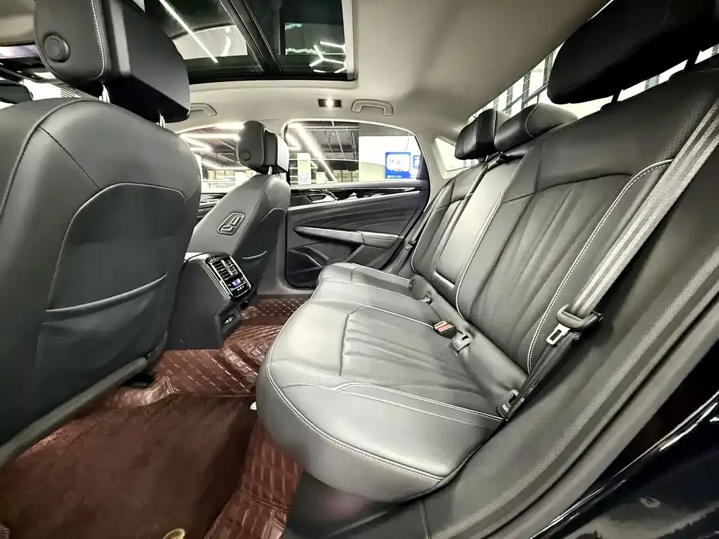 Volkswagen Passat — фото 6