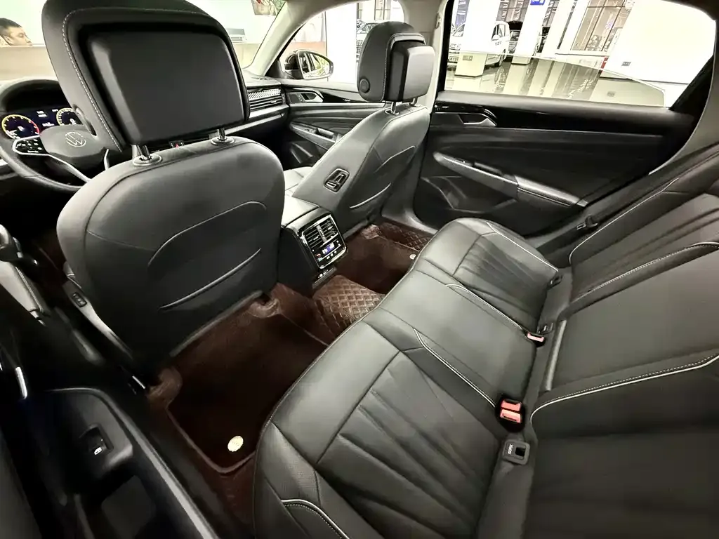 Volkswagen Passat — фото 8