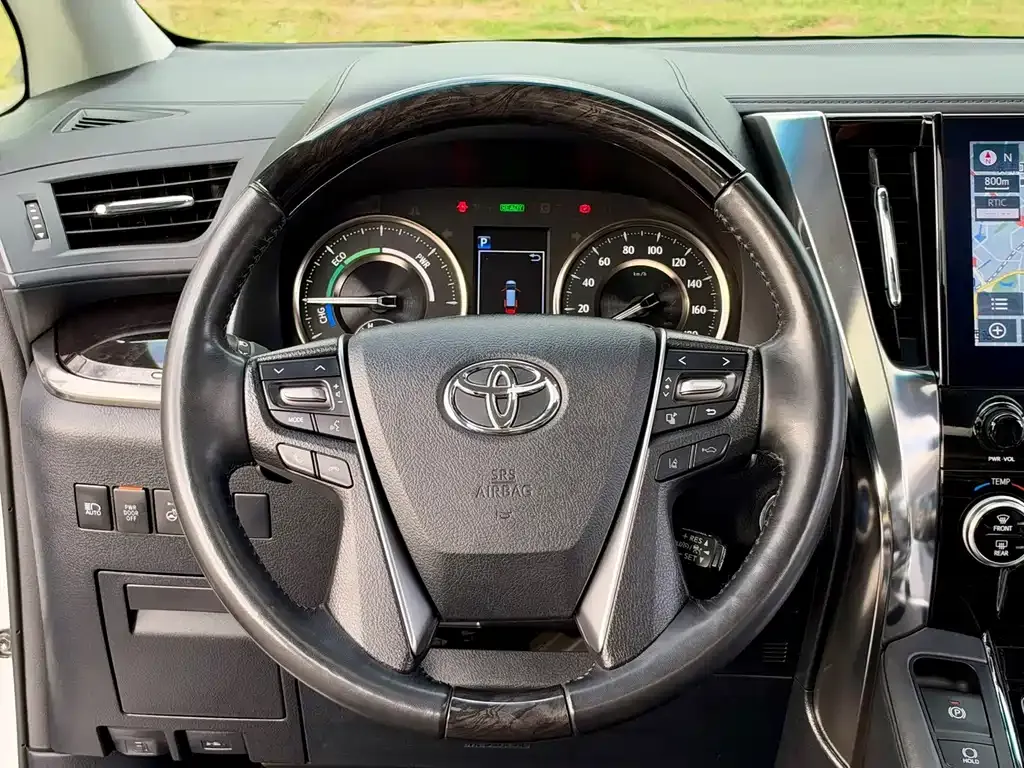 Toyota Vellfire — фото 5