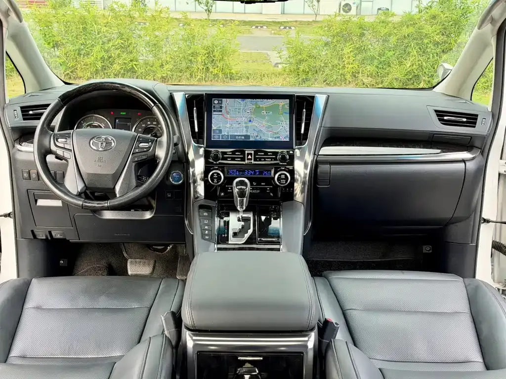 Toyota Vellfire — фото 7