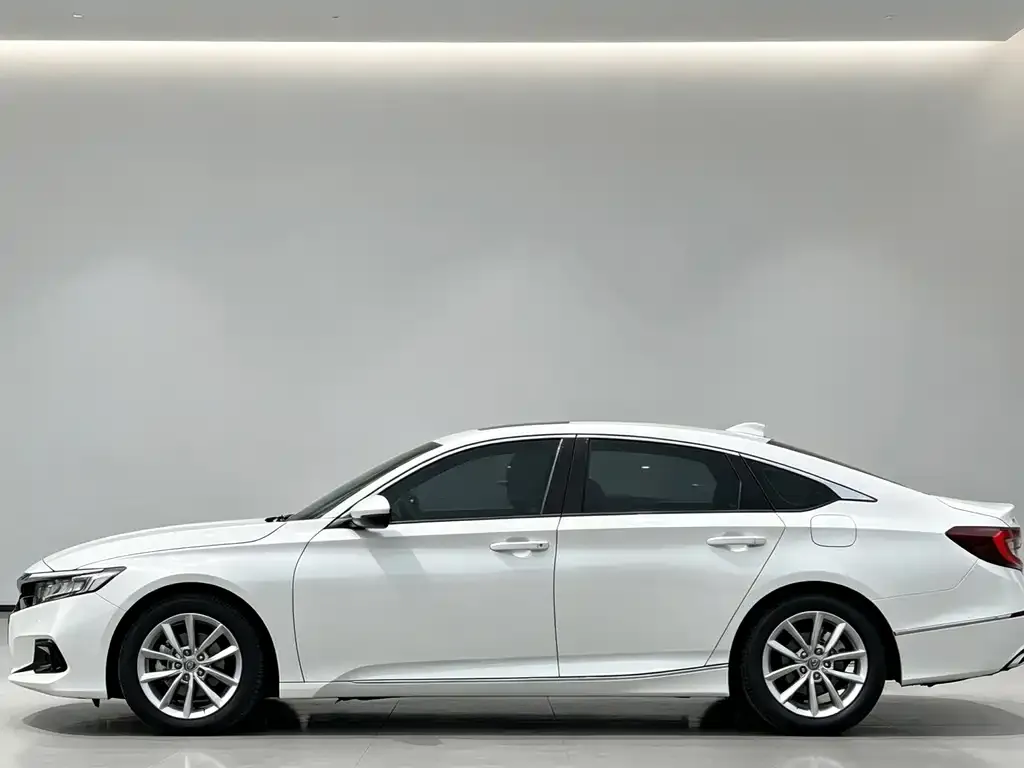 Honda Accord — фото 7
