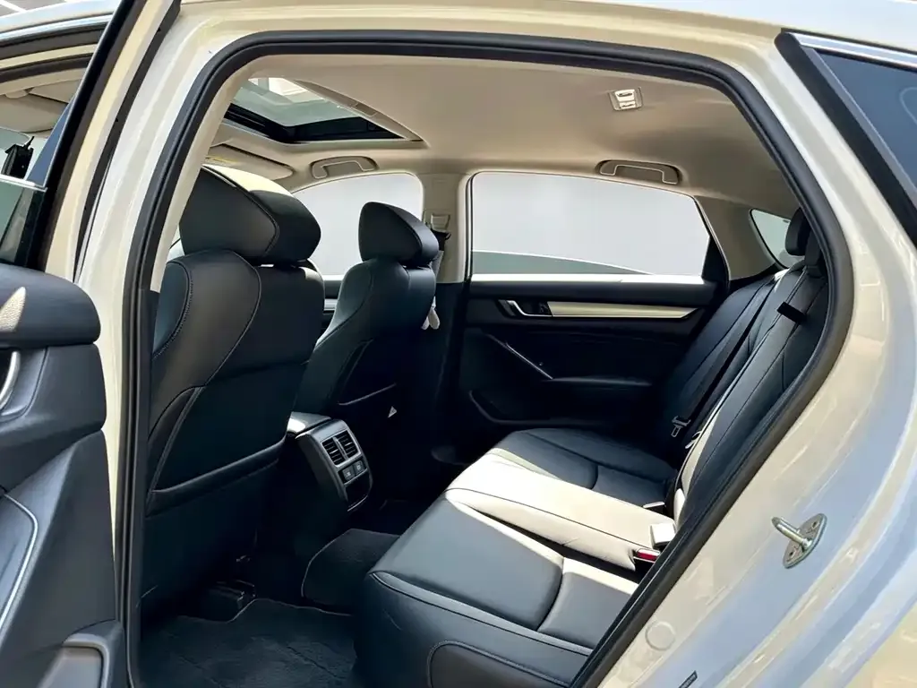 Honda Accord — фото 4
