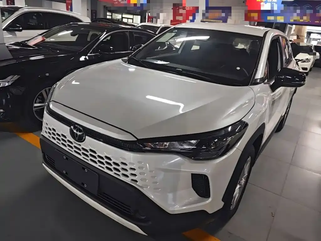Toyota Corolla Cross — фото 1
