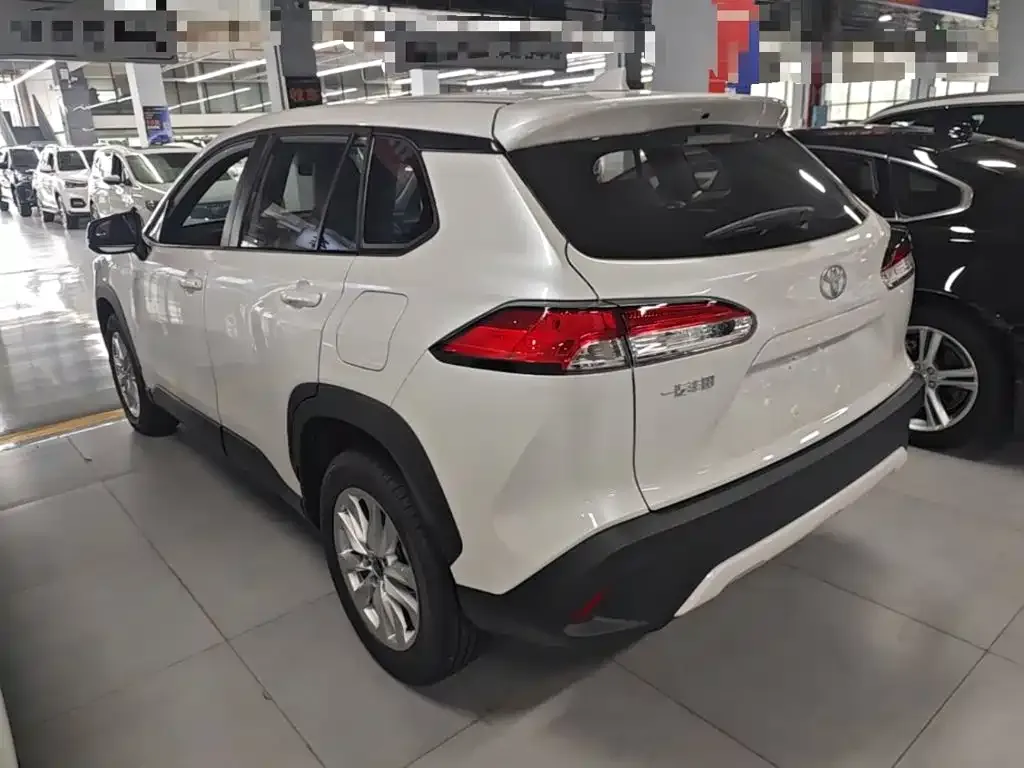 Toyota Corolla Cross — фото 10