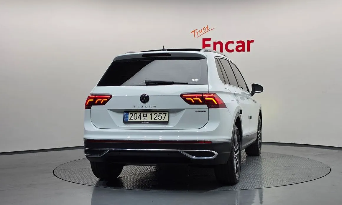 Volkswagen Tiguan — фото 3