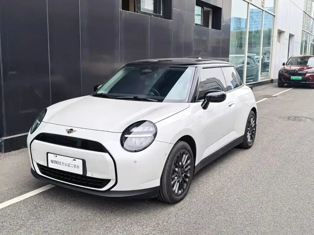 MINI Cooper EV — фото 1